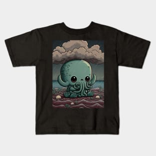 Chibi Cthulhu plays in the ocean Kids T-Shirt